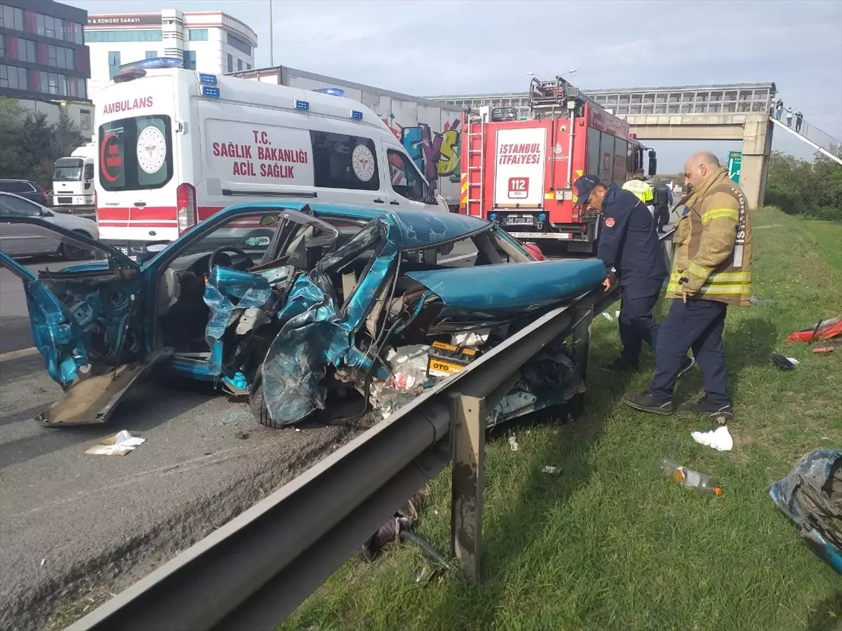 İstanbul'da TEM Otoyolu'nda meydana gelen trafik kazalarında 5 kişi yaralandı