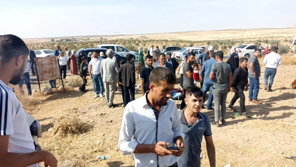 Şanlıurfa'da minibüs ile otomobil çarpıştı: 7 yaralı