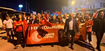 Sinop'ta 29 Ekim Cumhuriyet Bayramı kutlamaları fener alayıyla yapıldı