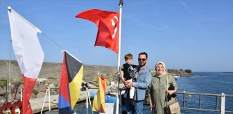 Trabzon'da Cumhuriyetin 100. yılı kutlamaları kapsamında Sahil Güvenlik Botu ziyarete açıldı