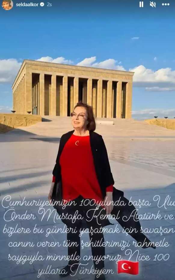 Ünlü isimlerden 29 Ekim paylaşımları: Yaşasın Cumhuriyet Ünlü isimlerden 29 Ekim paylaşımları: Yaşasın Cumhuriyet