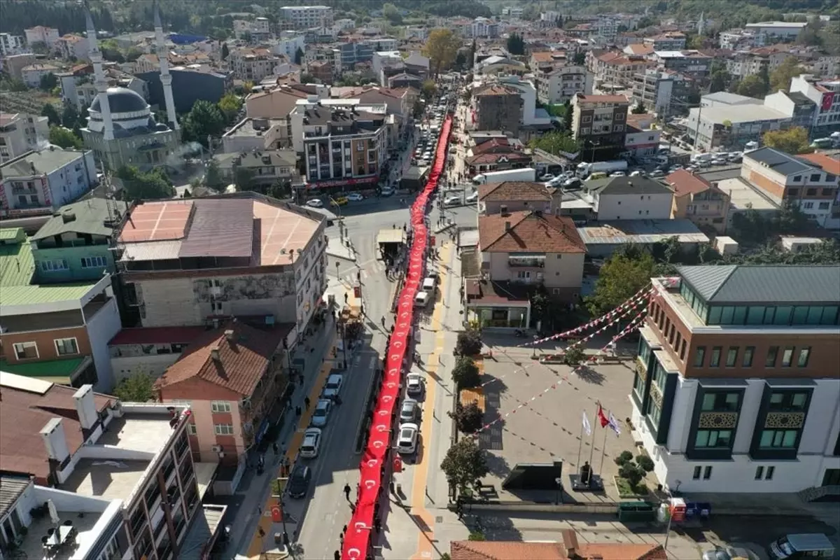 Altınova'da Cumhuriyet Yürüyüşü