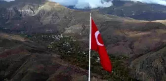 Erzurum'un Tortum ilçesinde bayrak sevdası