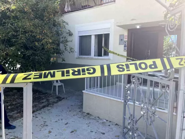 Yaşlı çiftin evine giren ekipler korkunç manzara ile karşılaştı! Biri ölü, diğeri yaralı bulundu Yaşlı çiftin evine giren ekipler korkunç manzara ile karşılaştı! Biri ölü, diğeri yaralı bulundu