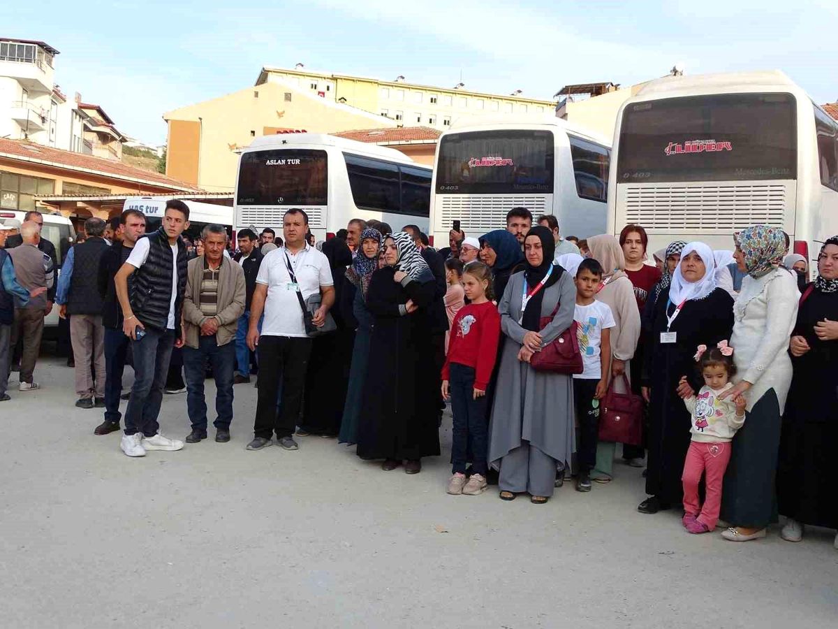 Emet'te 40 kişilik umre kafilesi kutsal topraklara uğurlandı