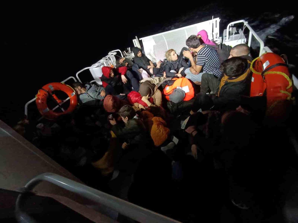Fethiye açıklarında 33 düzensiz göçmen yakalandı