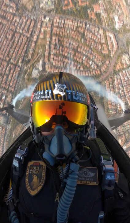 İstanbul'u bir de kokpitten seyredin! MSB'den tüyleri diken diken eden video İstanbul'u bir de kokpitten seyredin! MSB'den tüyleri diken diken eden video