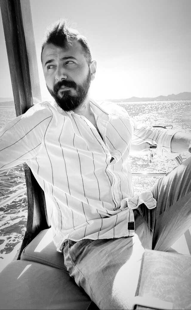 Market kavgasında çakı ile öldürülen adam, olayın olduğu gün sevgilisine evlenme teklif etmiş Market kavgasında çakı ile öldürülen adam, olayın olduğu gün sevgilisine evlenme teklif etmiş