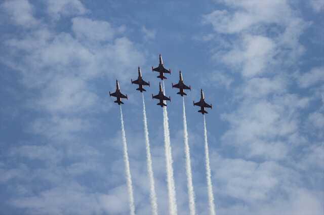 Solo Türk'ün efsane pilotu Yarbay Emre Mert, Cumhuriyet kutlamalarında son uçuşunu yaptı Solo Türk'ün efsane pilotu Yarbay Emre Mert, Cumhuriyet kutlamalarında son uçuşunu yaptı