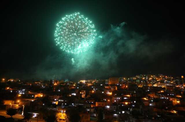 Türkiye'nin dört bir yanında Cumhuriyet coşkusu Türkiye'nin dört bir yanında Cumhuriyet coşkusu