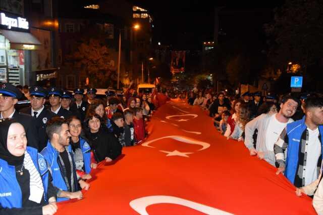 Türkiye'nin dört bir yanında Cumhuriyet coşkusu Türkiye'nin dört bir yanında Cumhuriyet coşkusu