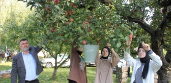 Amasya'da bir lisede öğrencilere hayırsever desteğiyle sağlanan meyve ve sebze ikram ediliyor