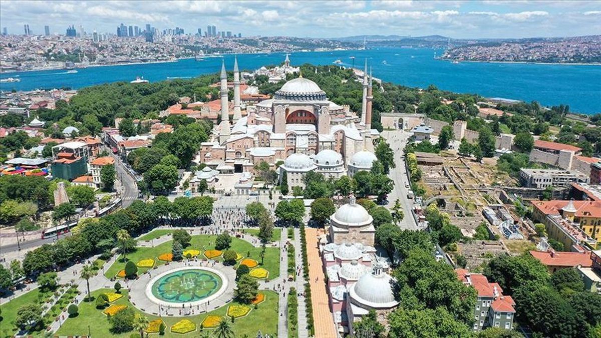Ayasofya Camii ücretli mi oldu? Ayasofya Camii turist ücreti ne kadar oldu?