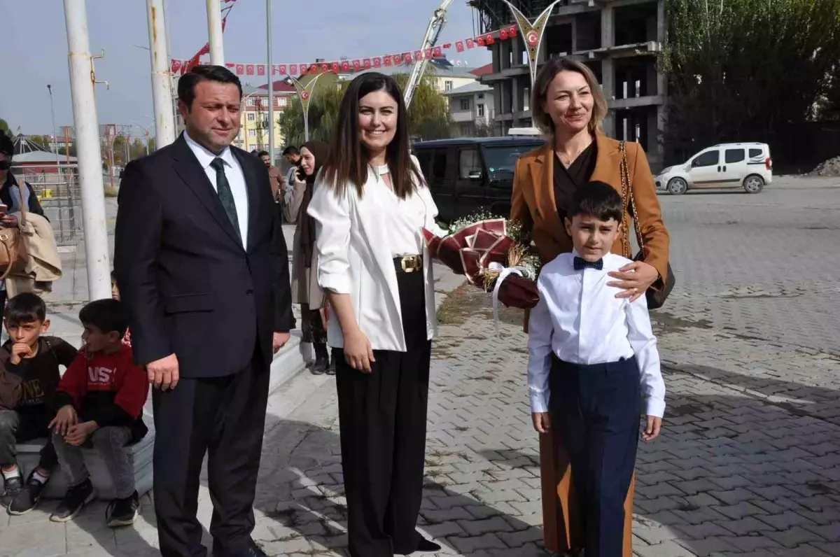 Muş'ta sadece kadın müşterilere hizmet veren 'Hanımeli Kafe' açıldı