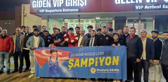 Samsun Büyükşehir Belediyesi Sporcusu Alperen Berber, Dünya Güreş Şampiyonası'nda ikinci oldu