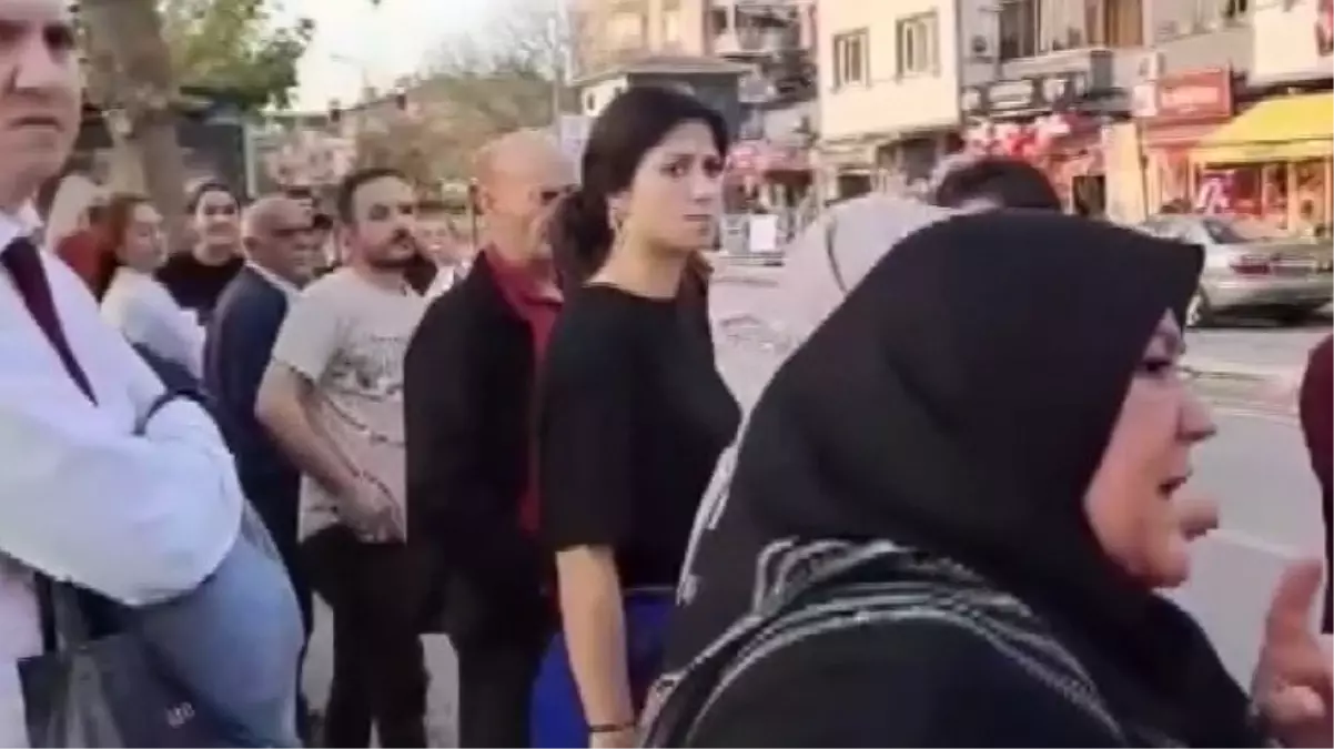 Halk otobüsü şoförü 'Çok konuşuyorsunuz' deyip bütün yolcuları indirdi