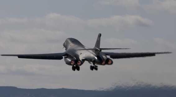 B-1B bombardıman uçağı nedir, özelikleri nelerdir?