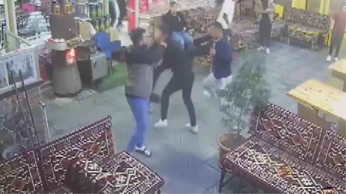 Kafede kanlı kavga! Keser ve sopalarla 2 kişiyi öldüresiye dövdüler