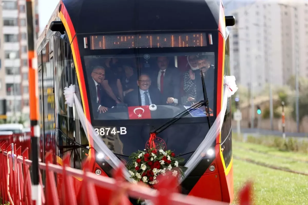 Kayseri'de Yeni Tramvay Hattı Hizmete Açıldı