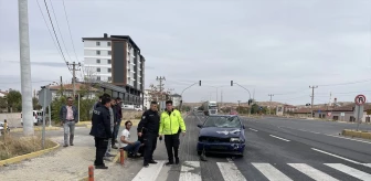 Aksaray'da otomobil ile motosikletin çarpışması sonucu 2 kişi yaralandı