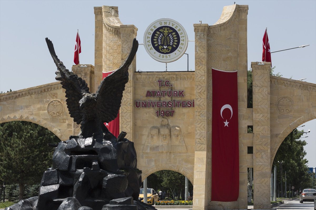 Atatürk Üniversitesi, Times Higher Education sıralamasında başarı elde etti
