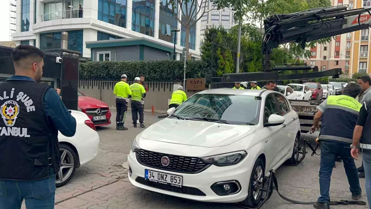 Dilan Polat ve Engin Polat'a ait şirketlerin otomobilleri çekicilere yüklendi