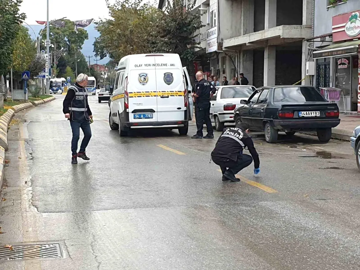 Akyazı'da Husumetliye Ateş Açıldı, Şüpheli Kayıplara Karıştı