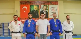 Diyarbakır'da İşitme Engelli Sporculara Türk İşaret Dili Eğitimi