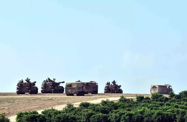 İsrail ordusu obüsleri sınır noktalarına yaklaştırdı