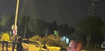 İzmir'de Ters Yöne Giren Motosikletle Otomobil Çarpıştı: 2 Ölü, 1 Yaralı