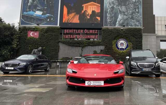 Dilan Polat'ın işletmecisi, aileye ait parayı aklamaya çalışırken suçüstü yakalandı Dilan Polat'ın işletmecisi, aileye ait parayı aklamaya çalışırken suçüstü yakalandı