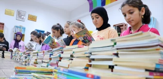 İstanbul'da öğretmen, öğrenci ve veli iş birliğiyle toplanan kitaplar Siirt'e gönderildi