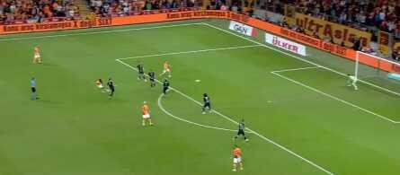 Kimse ne olduğunu anlayamadı! Wilfried Zaha'dan inanılmaz bir gol Kimse ne olduğunu anlayamadı! Wilfried Zaha'dan inanılmaz bir gol