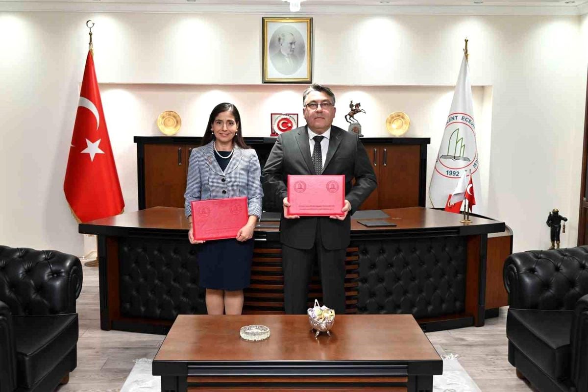ZBEÜ Tıp Fakültesi Genel Cerrahi Anabilim Dalı Başkanı Rektörü Ziyaret Etti