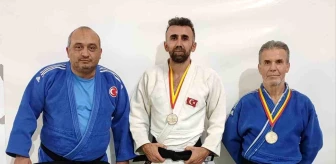 Yunusemre Belediyespor Veteran Judocuları Balkan Şampiyonası'ndan Madalyalarla Döndü
