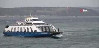 Çanakkale Boğazı, fırtına nedeniyle transit gemi geçişlerine kapatıldı