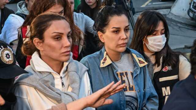 Engin Polat'ın annesi yaşadıklarına veryansın etti, herkes kollarındaki bileziklere takıldı Engin Polat'ın annesi yaşadıklarına veryansın etti, herkes kollarındaki bileziklere takıldı