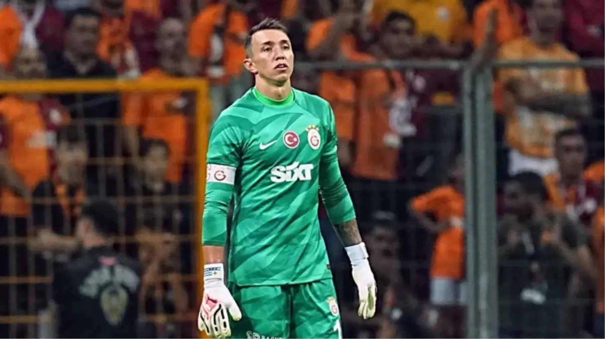 Kulüp doktoru taraftarları yıkacak haberi verdi: Muslera'nın dirseğinde çıkık var