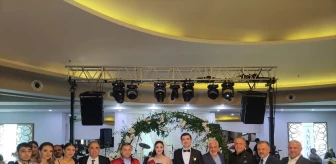 Yüreğir Belediye Başkanı Fatih Mehmet Kocaispir, Muhteşem Onatça ve Burcu Karakaş çiftinin nikahını kıydı