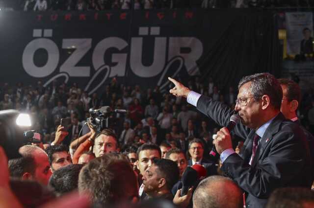 Eczacılıktan genel başkanlığa! CHP lideri Özgür Özel'in bilinmeyenleri