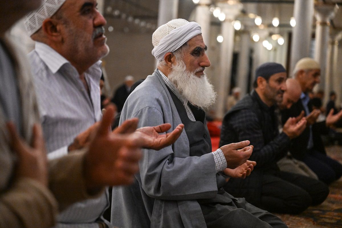 Gaziantep, Şanlıurfa, Kahramanmaraş, Adıyaman, Malatya ve Kilis'teki camilerde Gazze için dua edildi