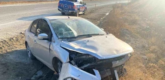 Adıyaman'da Kontrolden Çıkan Otomobil Menfeze Savruldu, Sürücü Yaralandı