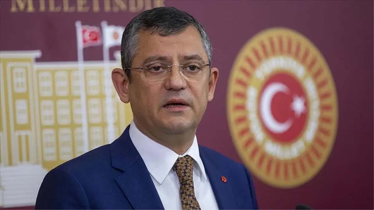 Özgür Özel kimdir, aslen nereli? Özgür Özel kaç yaşında? Özgür Özel kariyeri ve biyografisi!