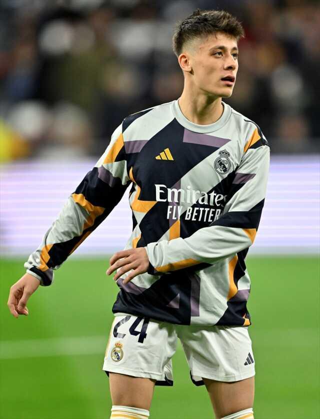 Ancelotti, Arda Güler'i neden oynatmadığına açıklık getirdi: Aceleye etmeyeceğiz Ancelotti, Arda Güler'i neden oynatmadığına açıklık getirdi: Aceleye etmeyeceğiz