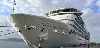 Bodrum'a Seven Seas Navigator adlı kruvaziyer gemisi geldi