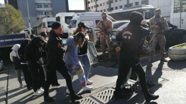 'Comanchero' suç örgütüne yönelik operasyonda yeni detaylar ortaya çıktı: Kara parayı Türkiye'de otel açarak aklamışlar 'Comanchero' suç örgütüne yönelik operasyonda yeni detaylar ortaya çıktı: Kara parayı Türkiye'de otel açarak aklamışlar