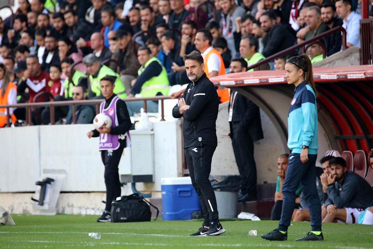 Elazığspor, Anadolu Üniversitesi galibiyetiyle şampiyonluk meşalesini yeniden alevlendirdi