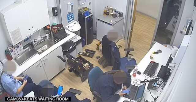 Hasta intihar girişiminde bulunurken hemşireler bir birlerinin saçı düzeltip sigara içti