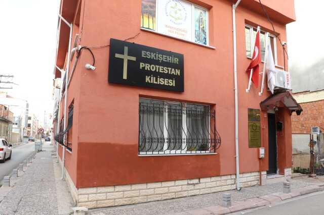 Kilise'de bir garip olay! Kilise Pastörüne tokat attı, 'Hoşgörüsünü Denedim' dedi Kilise'de bir garip olay! Kilise Pastörüne tokat attı, 'Hoşgörüsünü Denedim' dedi