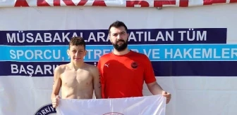 Körfezli Yüzücü Emre Fatih Kartal Türkiye Birincisi Oldu